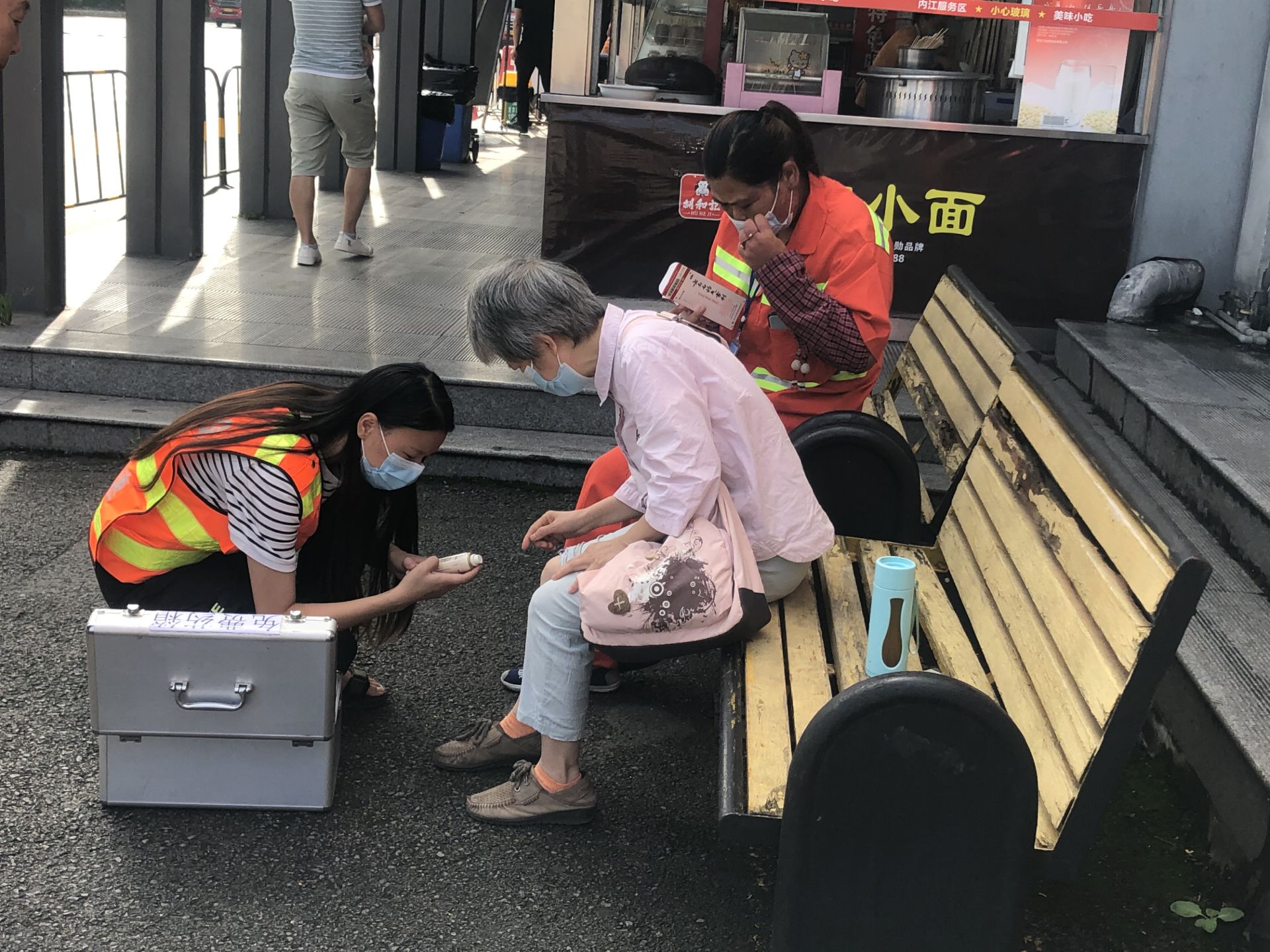 真情奉献服务司乘 热心助人彰显风采