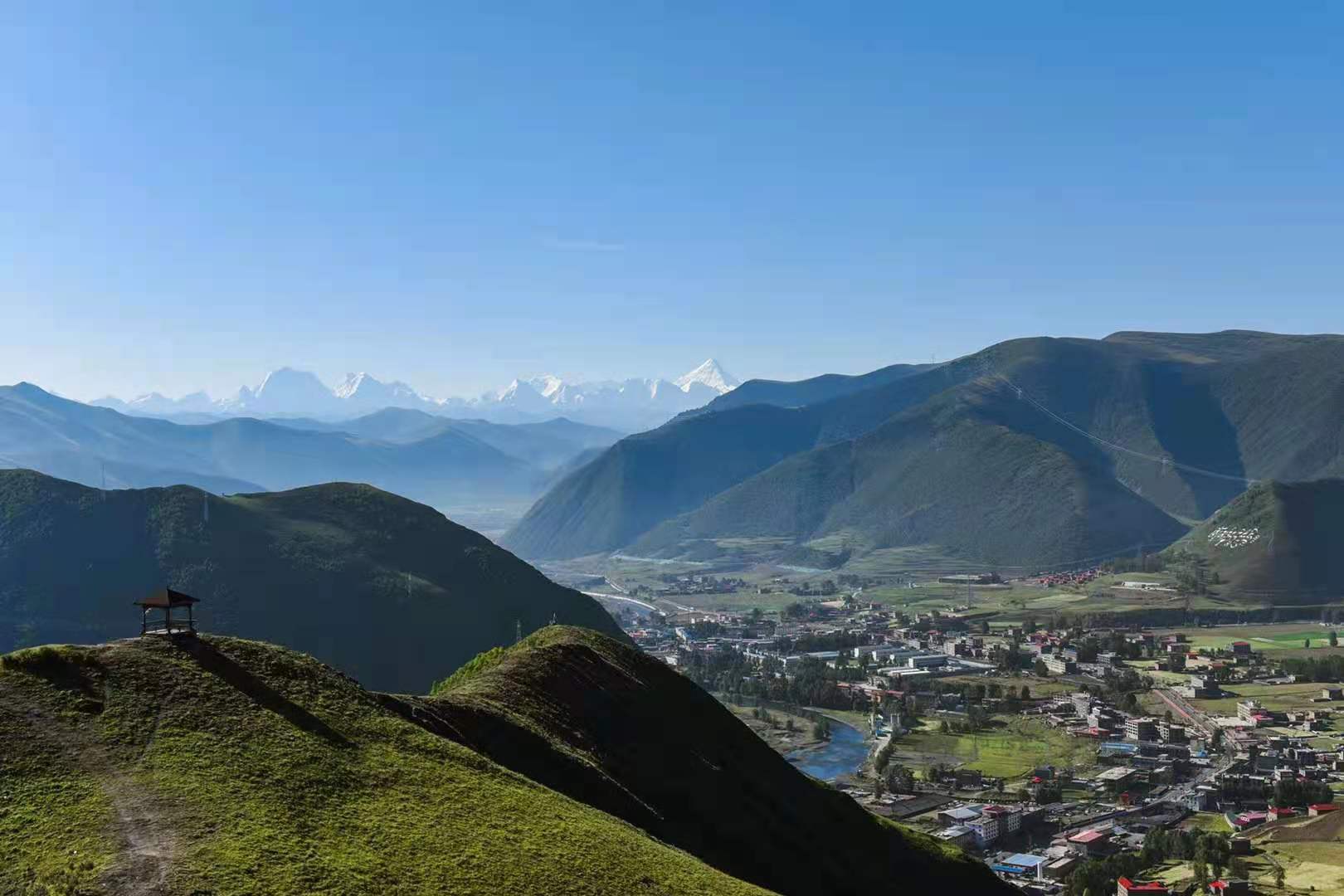 大山中的村落——四川成渝高速公路股份有限公司成渝分公司陈苹