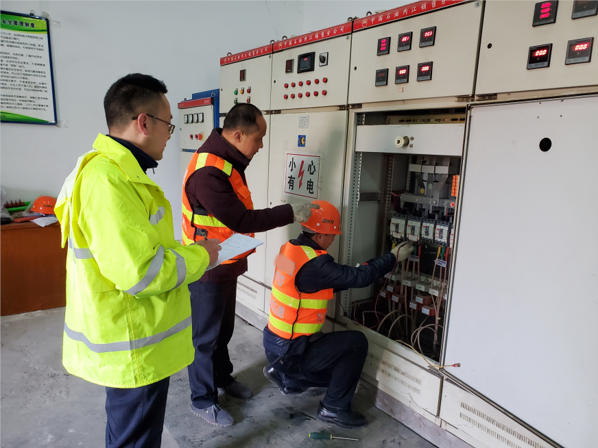 2022.1.25+成渝分公司+内江管理处开展春节前机电设备复检工作+吴嗣芳