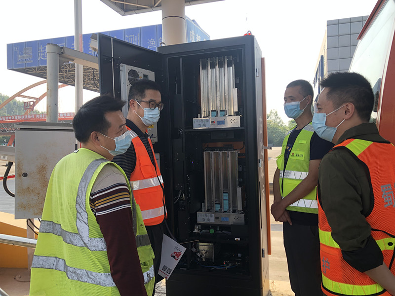 成渝高速公路车道智慧收费机器人系统完工验收