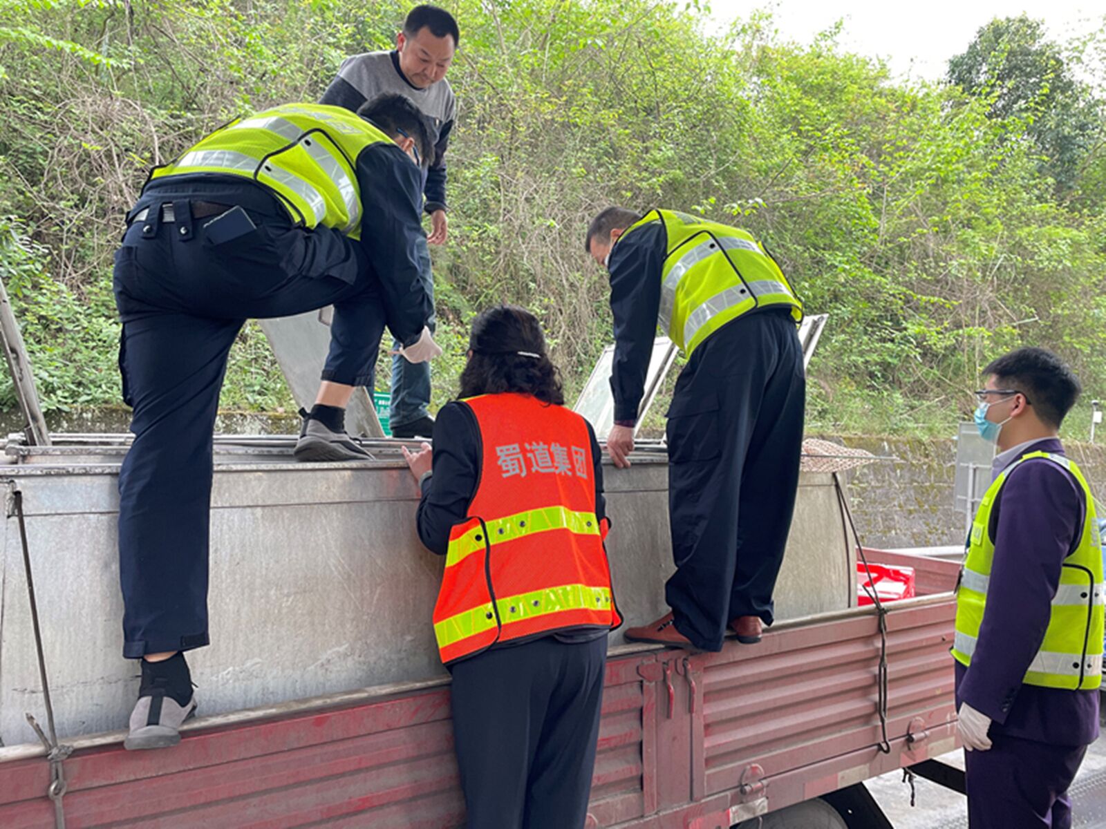 内江管理处多举措强化鲜活车稽查工作