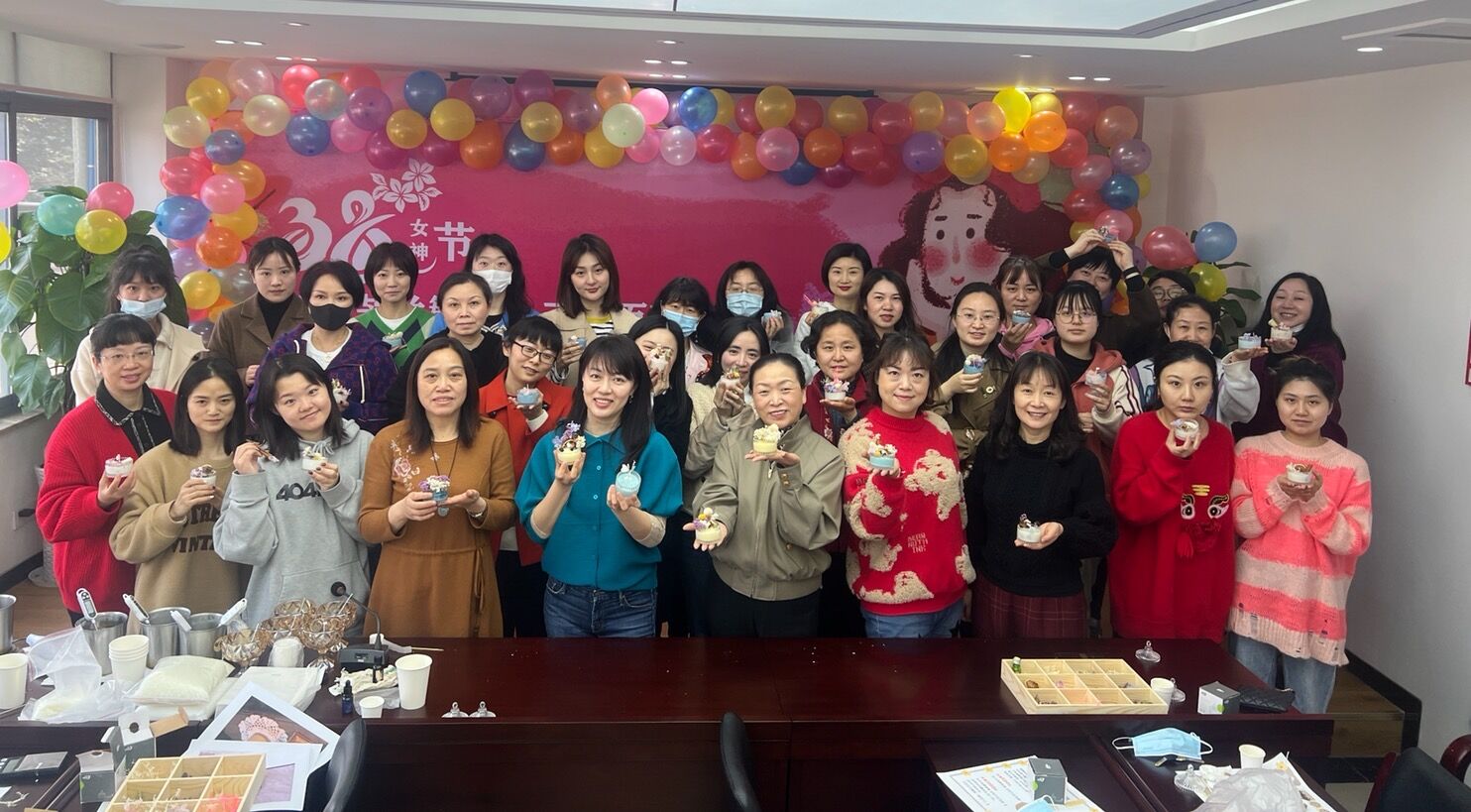 成渝分公司本部开展三八妇女节“香薰蜡烛”DIY巧手活动
