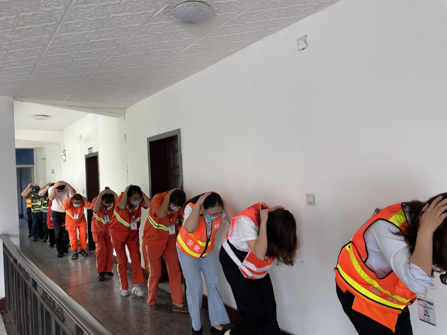 成渝高速隆昌停车区开展地震应急处置演练