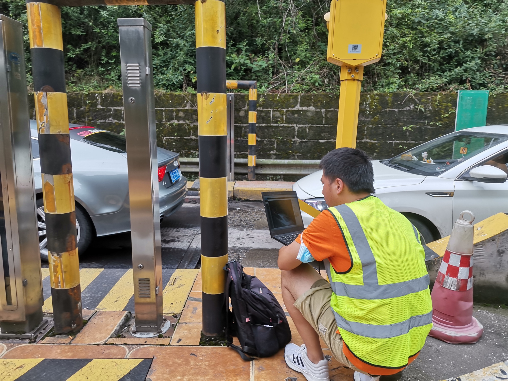 内江管理处完成收费站治超抓拍设备升级工作