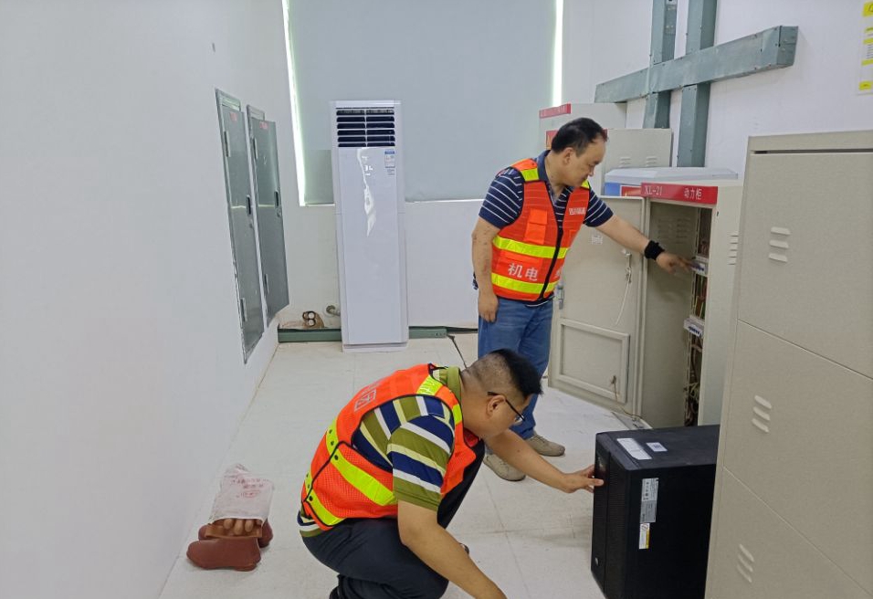 7.7+毛俊波+资阳管理处开展夏季高温天气供配电设备巡查