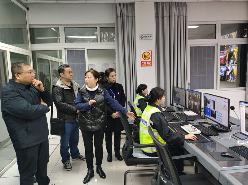 内江管理处赴重庆成渝高速公路有限公司开展交流学习