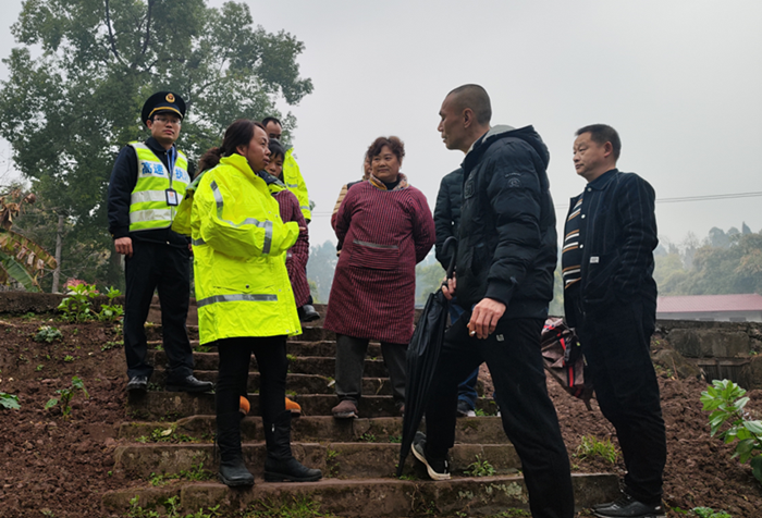 成渝高速内江联勤办联合踏勘乡村公路选址