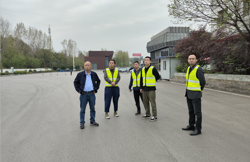 成渝分公司检查内江管理处安全环保工作