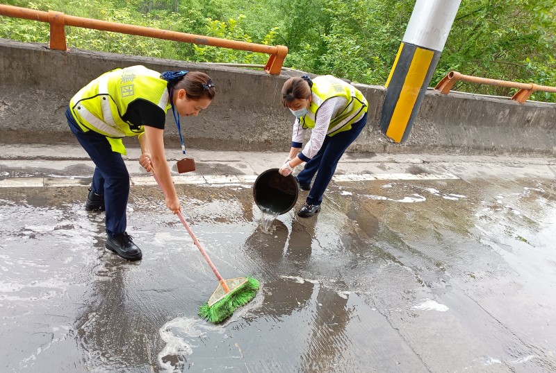 资阳管理处持续提升收费站通行环境