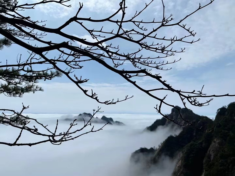 黄山之巅——四川成渝高速公路股份有限公司成渝分公司严斌_副本