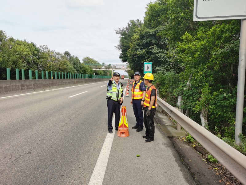资阳管理处“两坚持”严格涉路施工安全管理