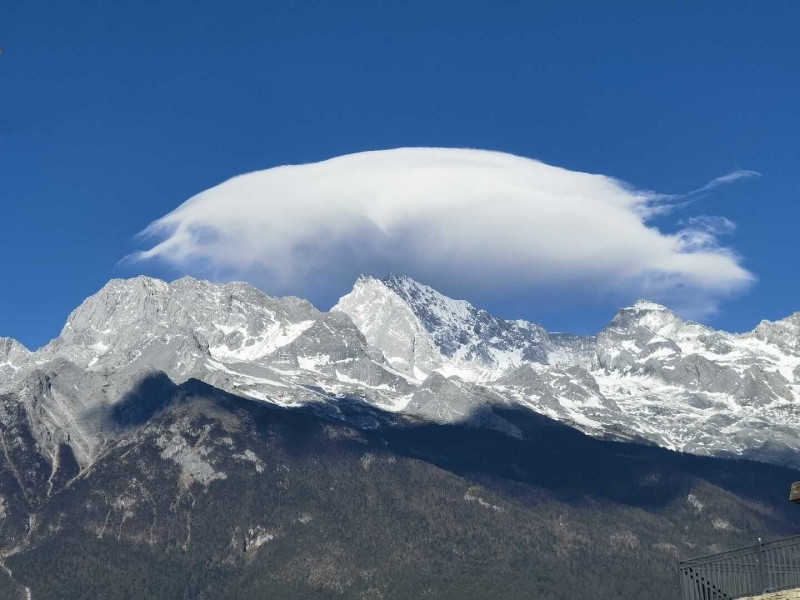 云朵雪山+成都管理处+周娟