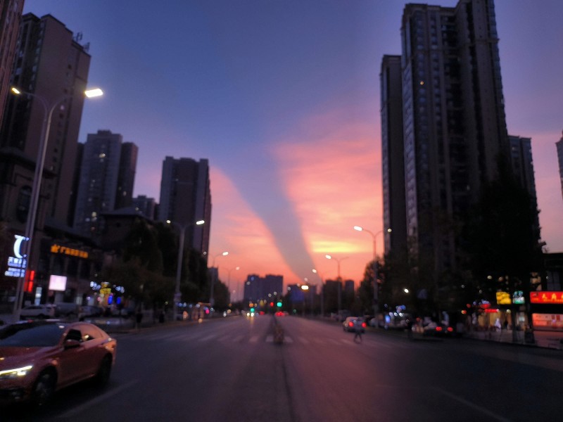 夕阳余晖——四川成渝高速公路股份有限公司成渝分公司 李索奇