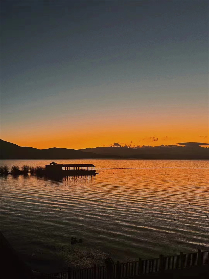 洱海晚霞+四川成渝高速公路股份有限公司成渝分公司资阳管处+曾茜