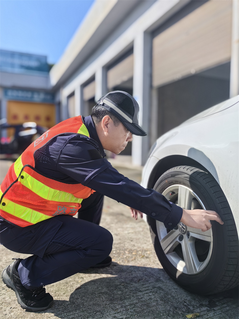 一丝不苟检查——四川成渝高速公路股份有限公司成渝分公司曾萍